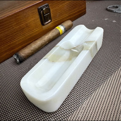 kupować Popielniczka z białego marmuru Arabescato Corchia, włoski luksus do dekoracji domu online manufacture