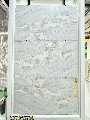 Italie Marbre blanc alpin pierre de luxe livre-match arrière-plan caractéristique mur pierre de sol luxueuse
